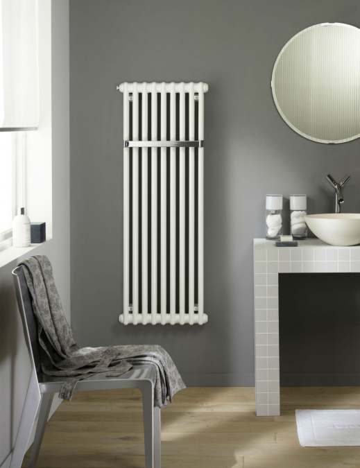 Zehnder Charleston Bar White Radiator (H) 1192 x (W) 486mm with Chrome Towel Rail 