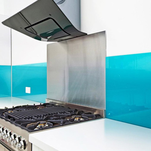 Aluminium kitchen hob splash backs