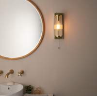 Deshi_Wall_Light_Brass_Lifestyle4.jpg