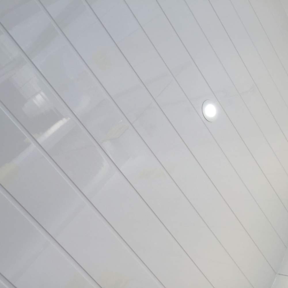 Neptune 250 - White Gloss Planked Ceiling Panels - PVC Plastic Ceiling Cladding - 2.6m - 4 Pack